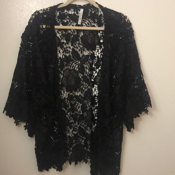 Tops - Crochet cardi